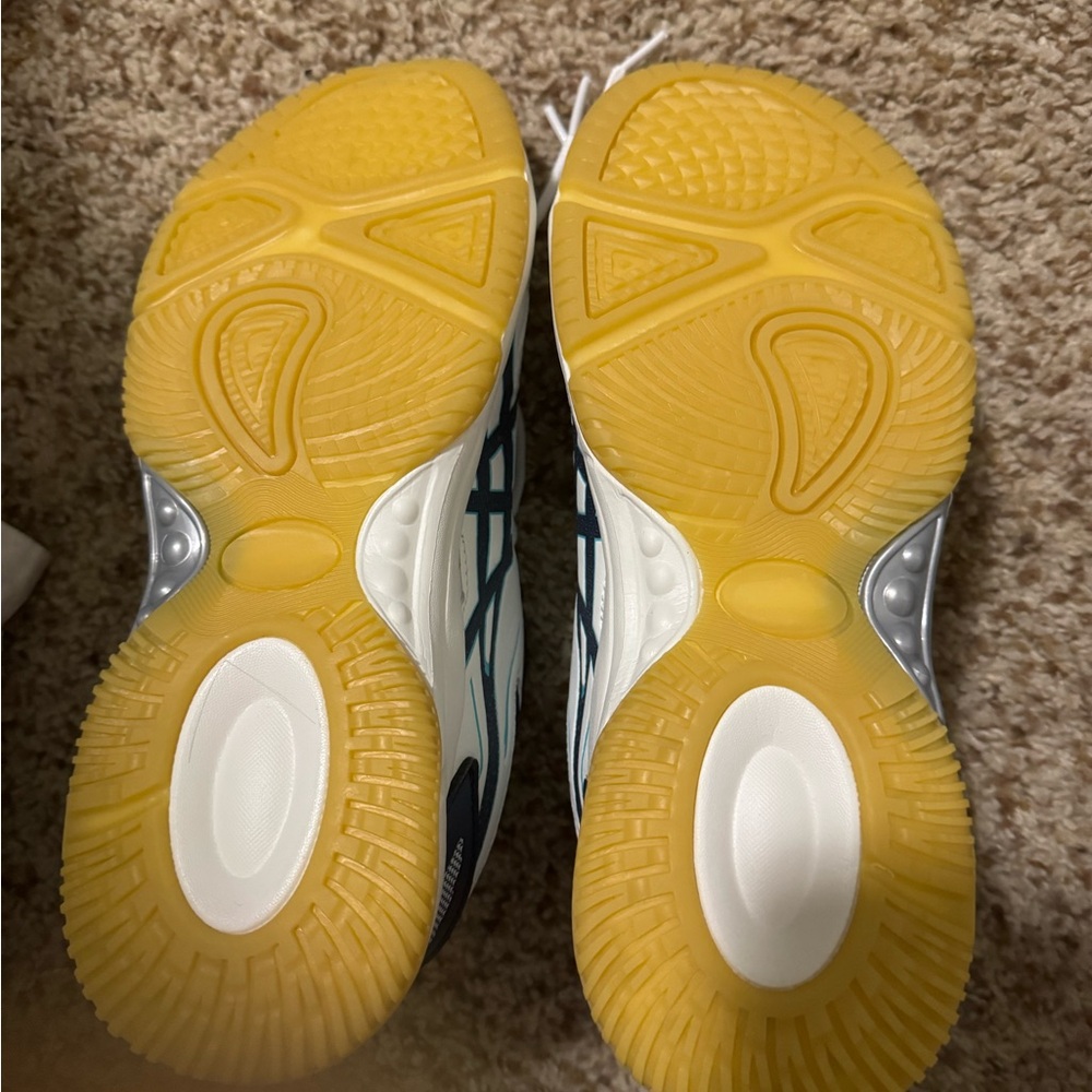New men's shoes, Pickleball, court shoes, young men, kids' Athletic Shoes.